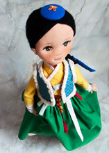 Load image into Gallery viewer, Hanbok doll / Young Noble woman (Assi)
