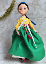 Load image into Gallery viewer, Hanbok doll / Young Noble woman (Assi)
