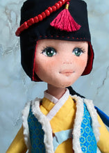 Load image into Gallery viewer, Hanbok doll / Young Noble woman (Assi)
