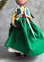 Load image into Gallery viewer, Hanbok doll / Young Noble woman (Assi)
