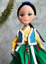 Load image into Gallery viewer, Hanbok doll / Young Noble woman (Assi)

