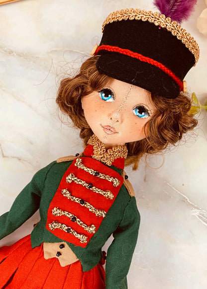 35cm doll Pattern / The woman wearing a hat with feathers (Face center seam)