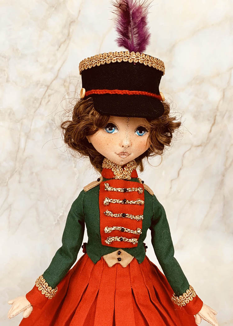 35cm doll Pattern / The woman wearing a hat with feathers (Face center seam)