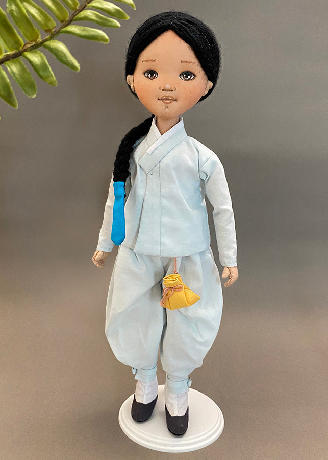 Hanbok doll 👘 Doryeong (Jeonbok)