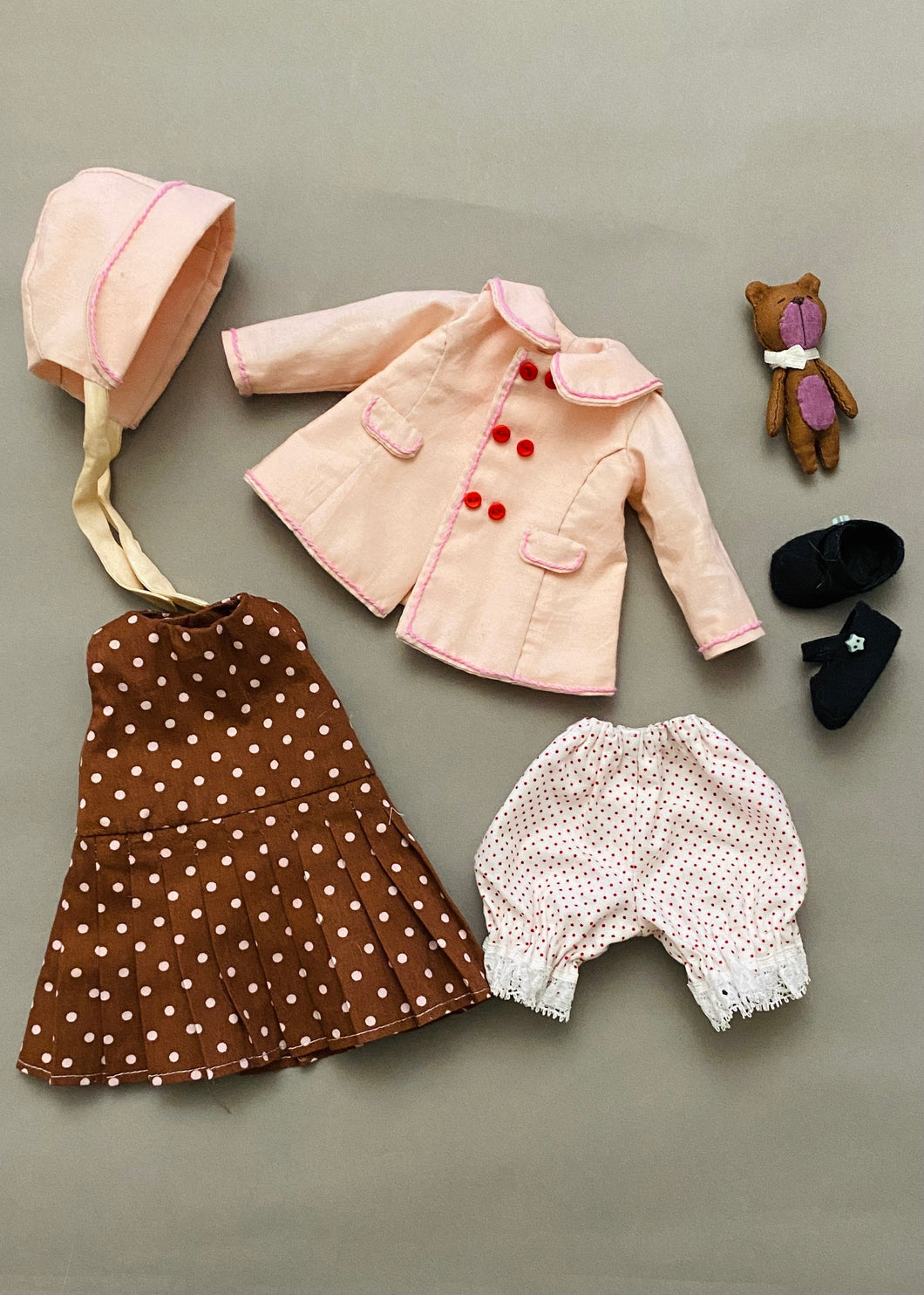 33cm Doll cloth Pattern /Pleated Dress and Coat (Dress-Up)