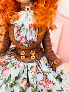 35cm doll Pattern /  Lady Hatt (Face center seam)